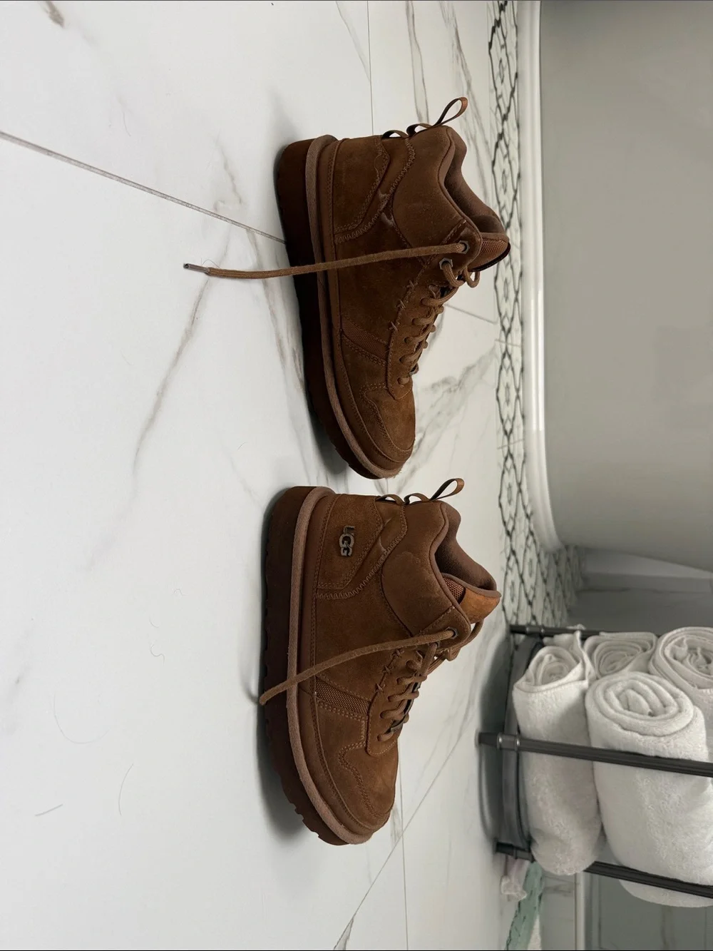 UGG men lace